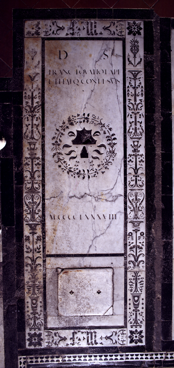 stemma gentilizio della famiglia Tovaglia Lapi (lastra tombale) - bottega fiorentina (secc. XV/ XVI)