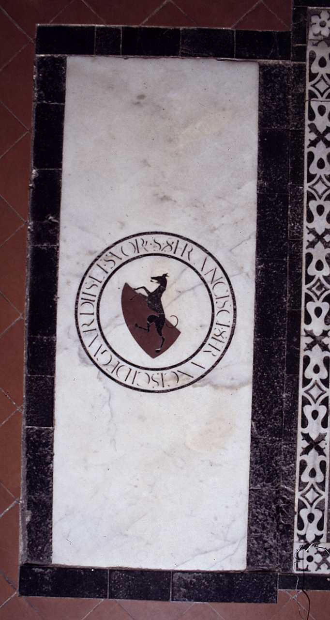 stemma gentilizio della famiglia Del Cane Guardi (lastra tombale) - bottega fiorentina (sec. XV)