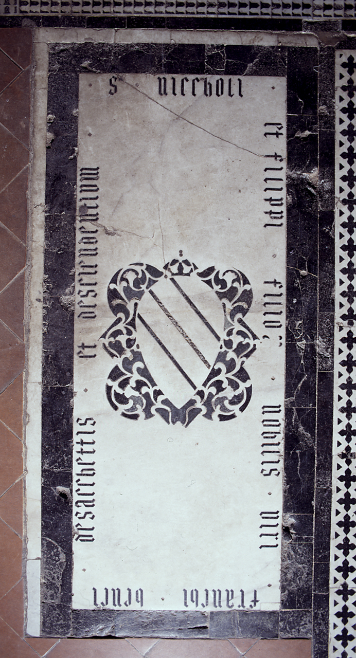 stemma gentilizio della famiglia Sacchetti (lastra tombale) di Ghiberti Lorenzo (bottega) (primo quarto sec. XV)