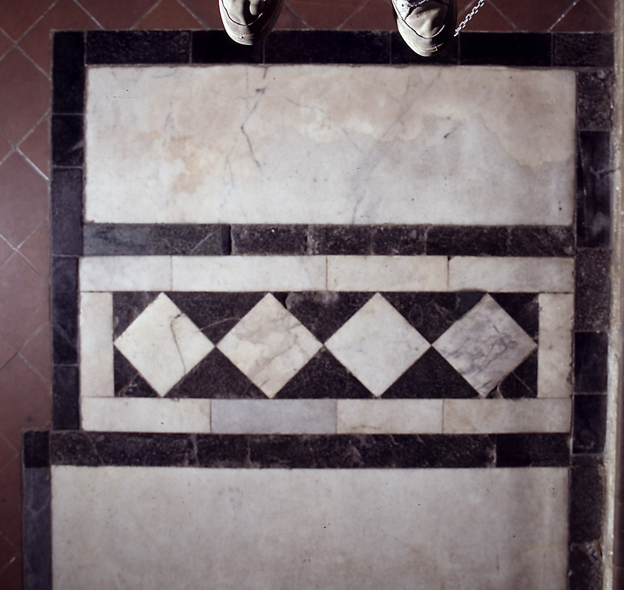 lastra tombale - bottega fiorentina (secc. XIV/ XV)