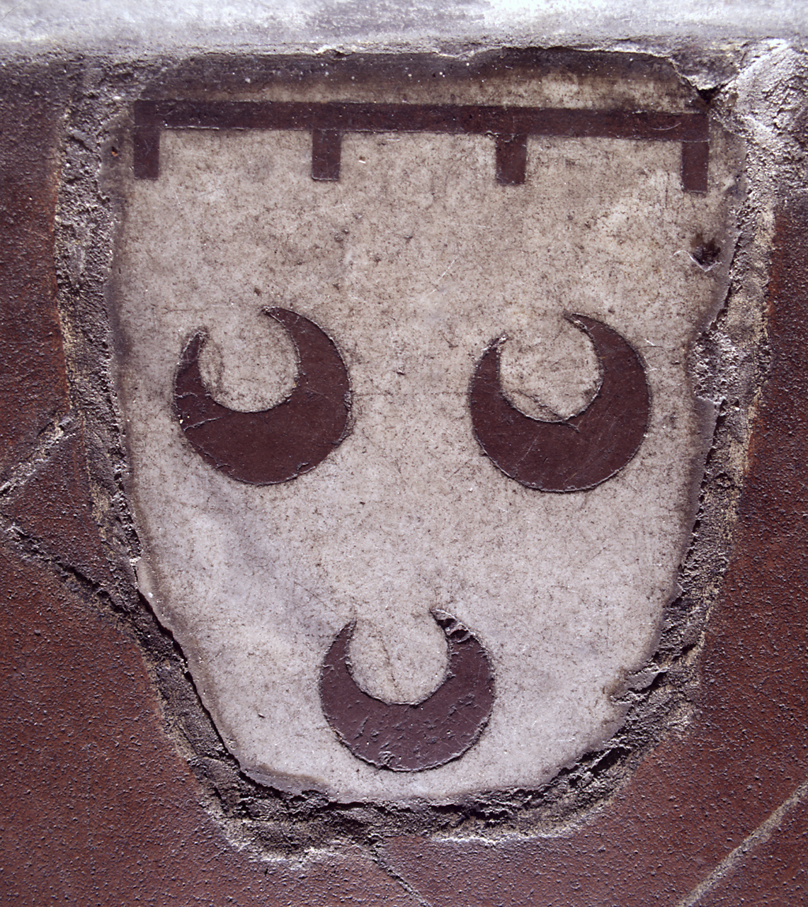 stemma gentilizio della famiglia Zaccheria (lastra tombale) - bottega fiorentina (sec. XV)
