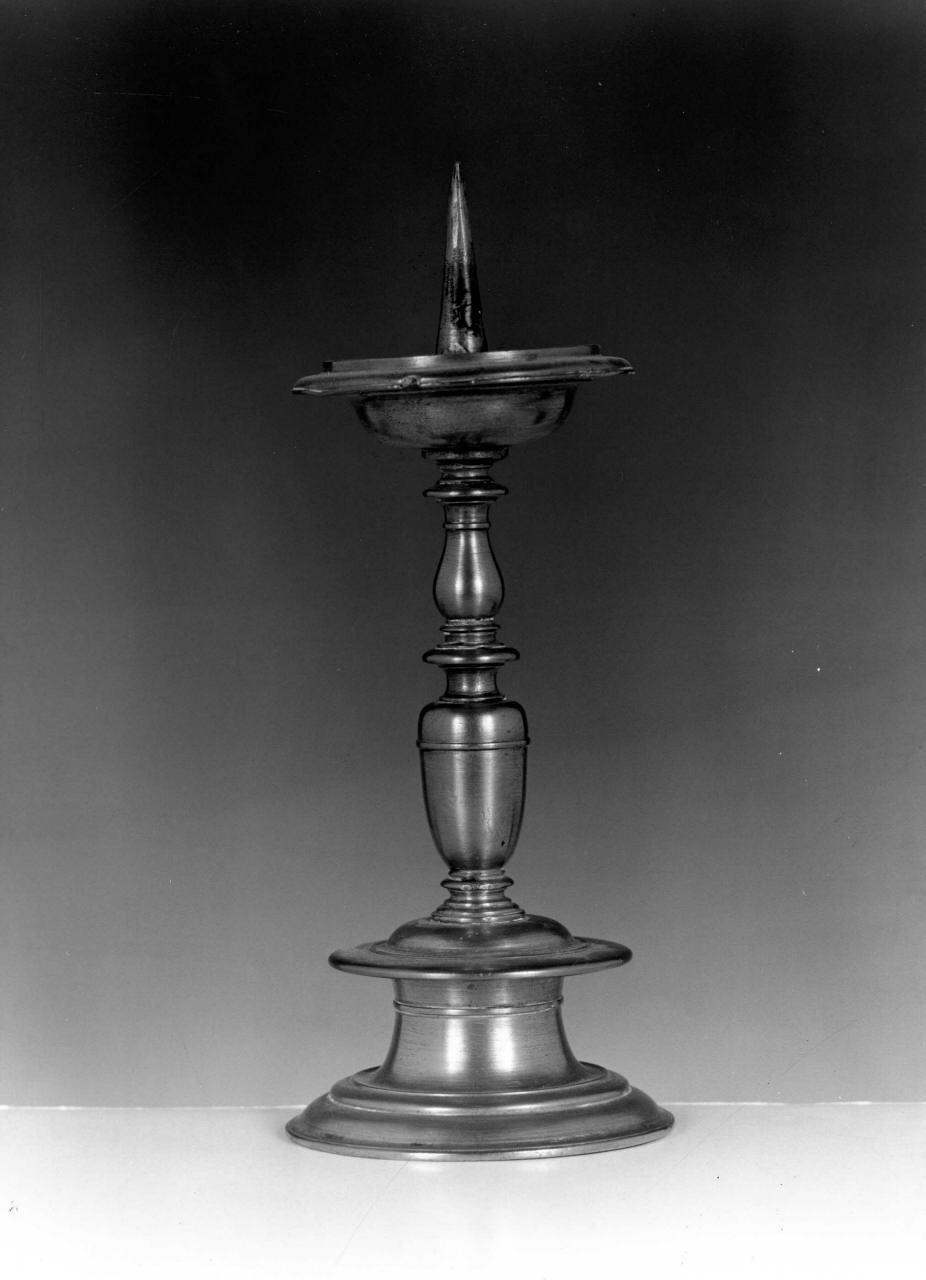 candeliere d'altare, serie - manifattura toscana (secc. XVII/ XVIII)