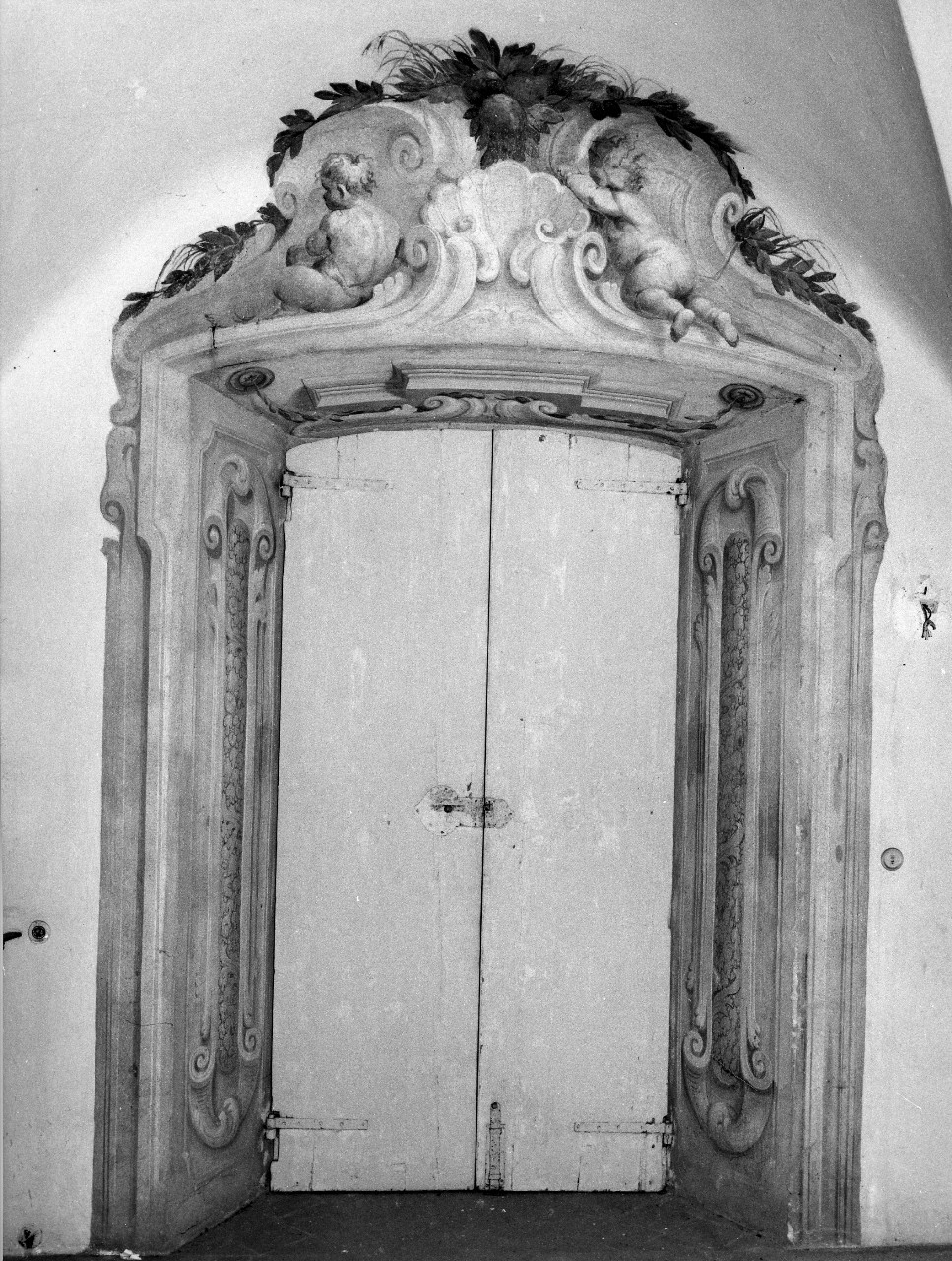 motivi decorativi a festoni con cherubini (dipinto) di Dandini Pietro (bottega) (sec. XVII)
