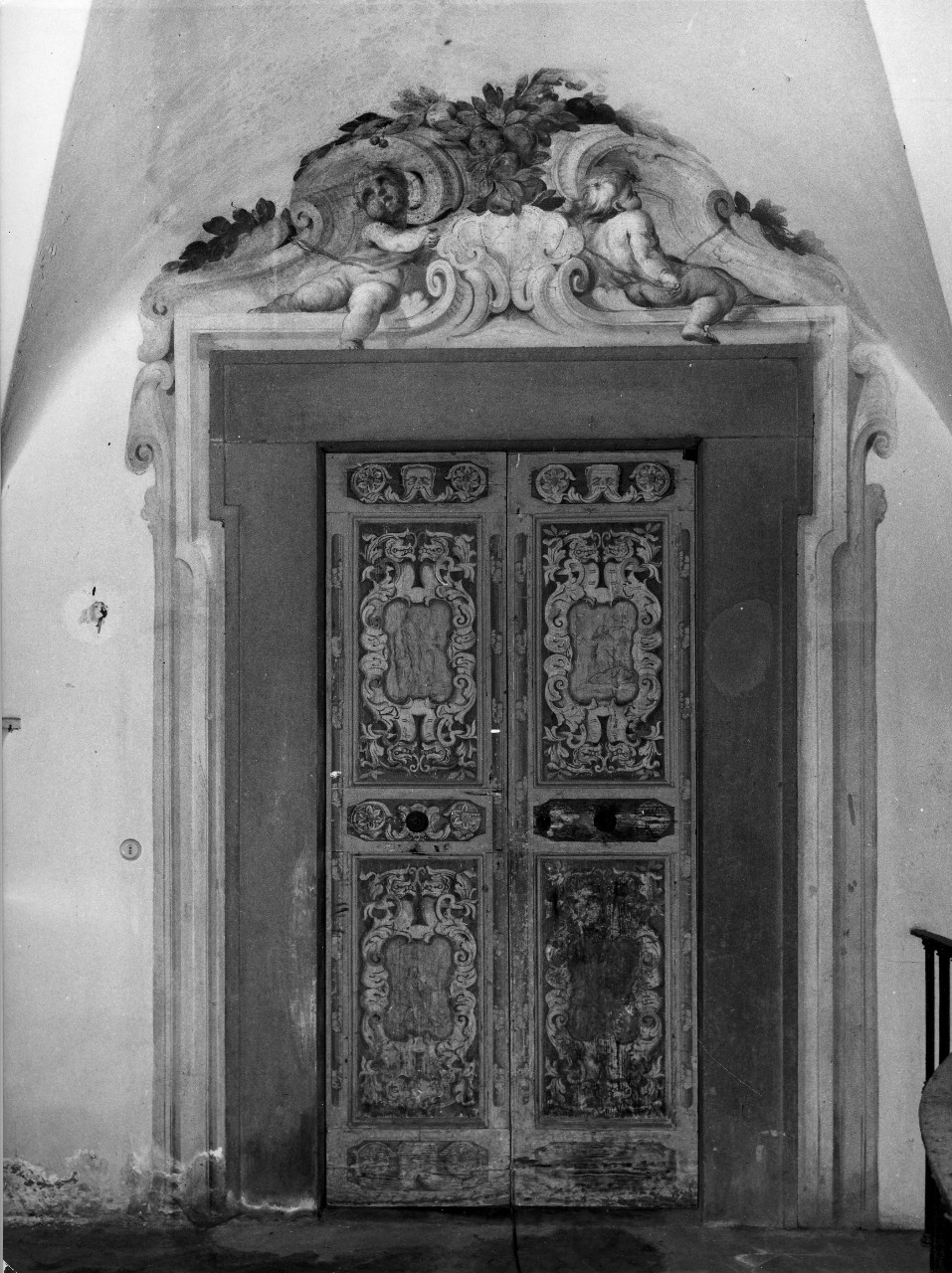 motivi decorativi e figure (porta - a due battenti) di Dandini Pietro (bottega) (sec. XVII)