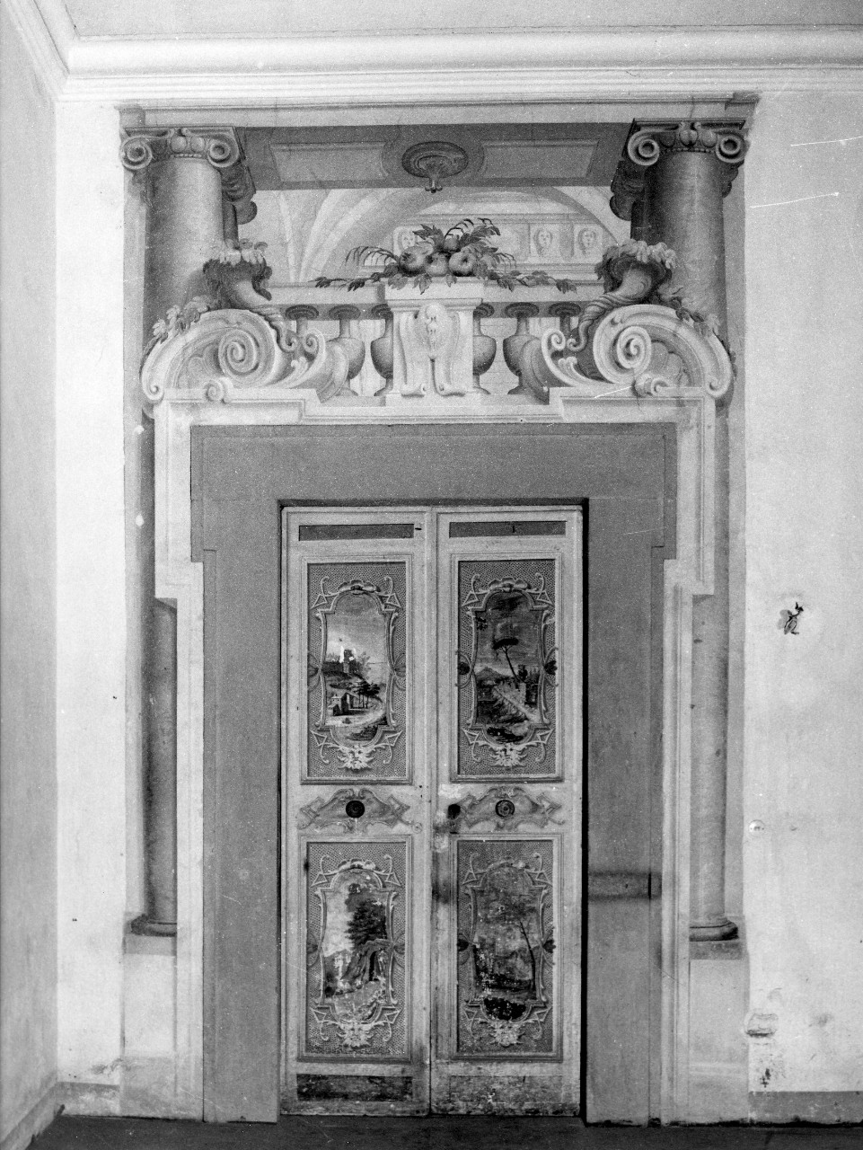 finte architetture con paesaggio (porta - a due battenti) - bottega toscana (sec. XVIII)