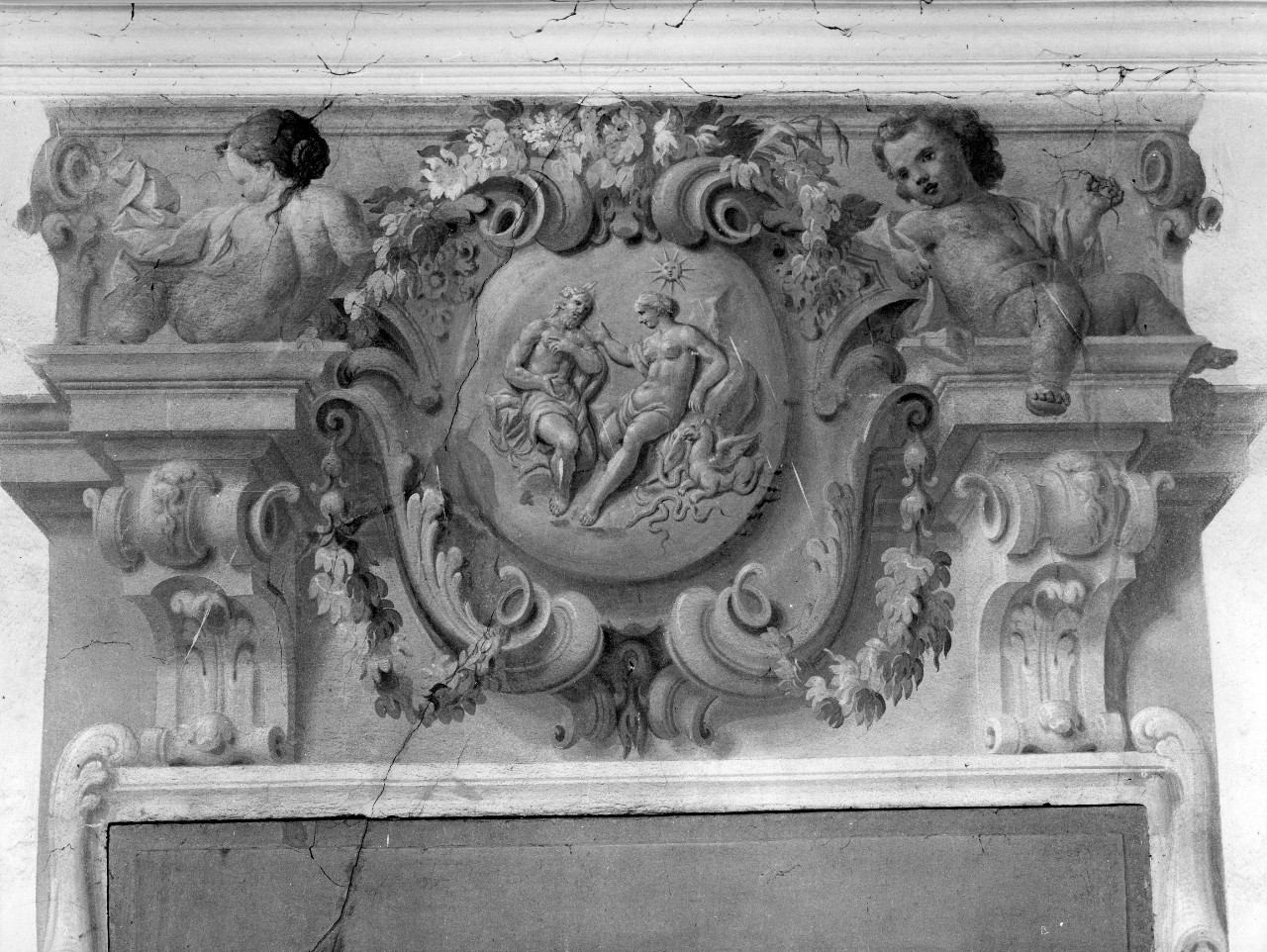 Poseidone e Demetra (mostra di porta) di Dandini Pietro (bottega) (sec. XVII)