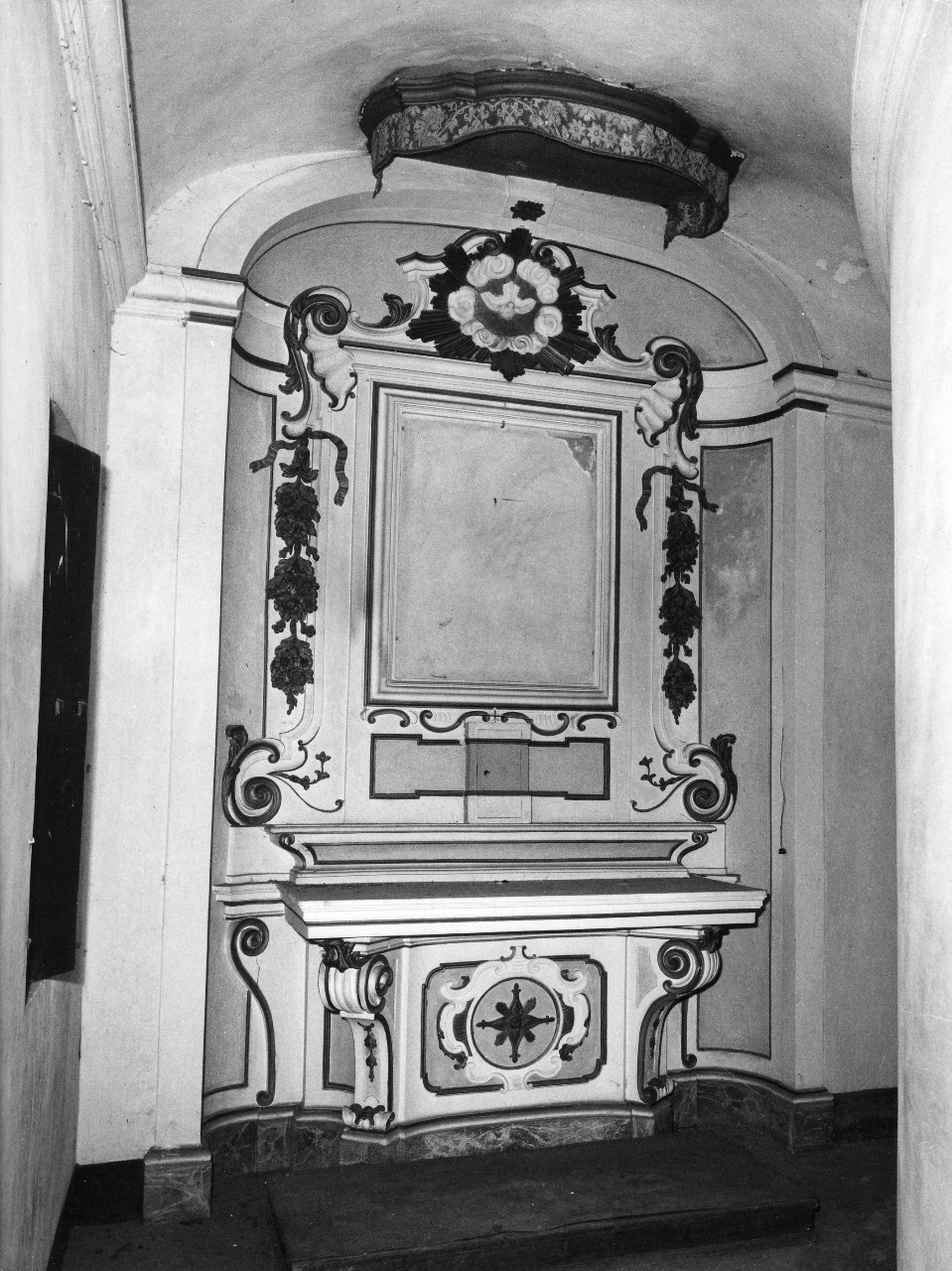 motivi decorativi vegetali (altare - a mensa) - bottega toscana (fine sec. XVII)