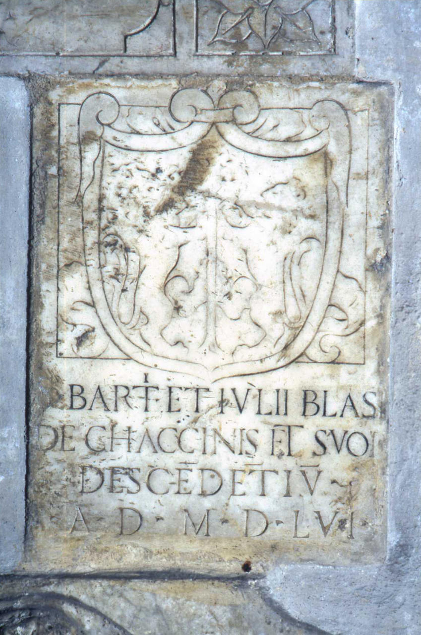 arme della famiglia Caccini (lapide tombale, frammento) - bottega fiorentina (sec. XVI)