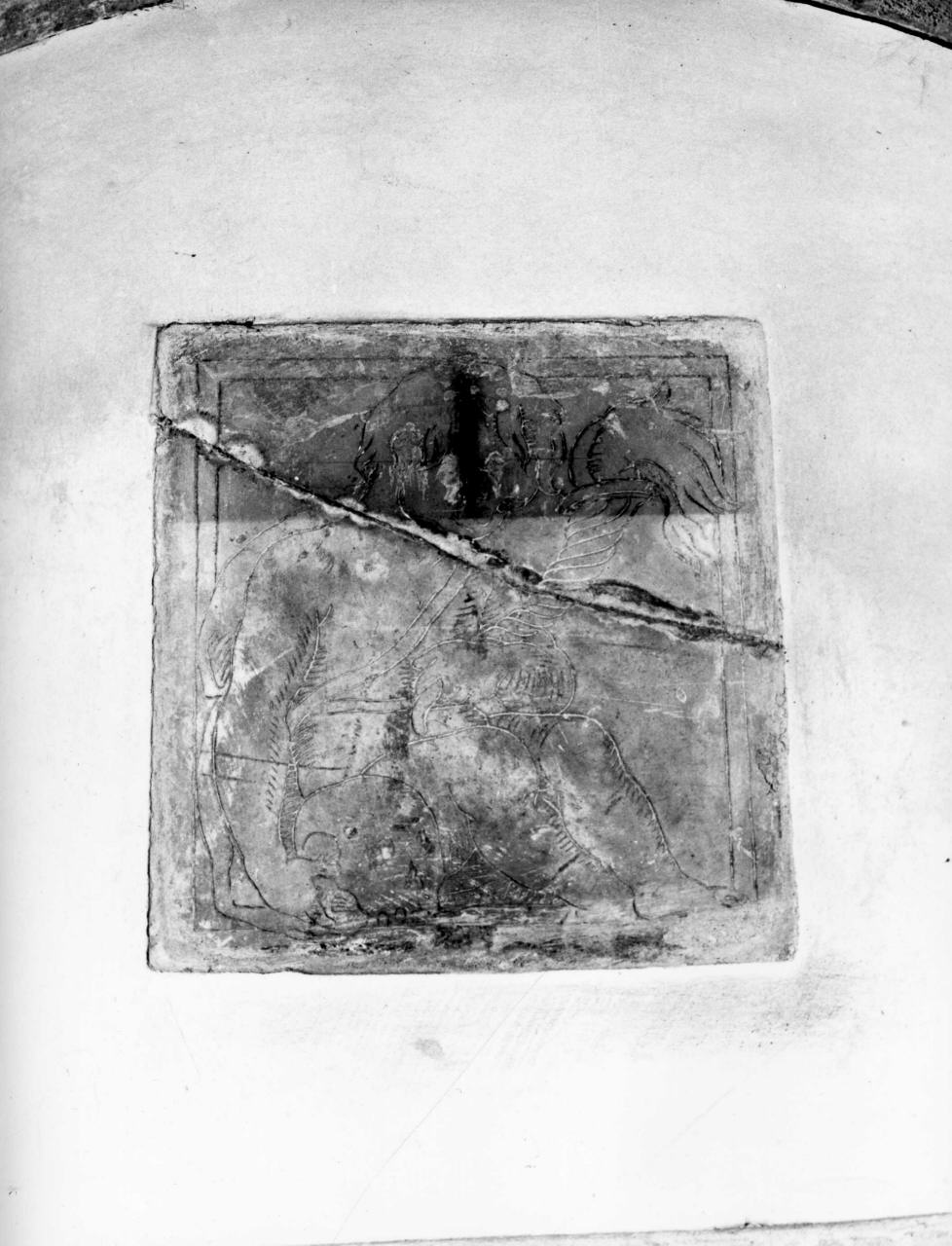 putto con cornucopia (lapide) - bottega fiorentina (fine/inizio secc. XV/ XVI)