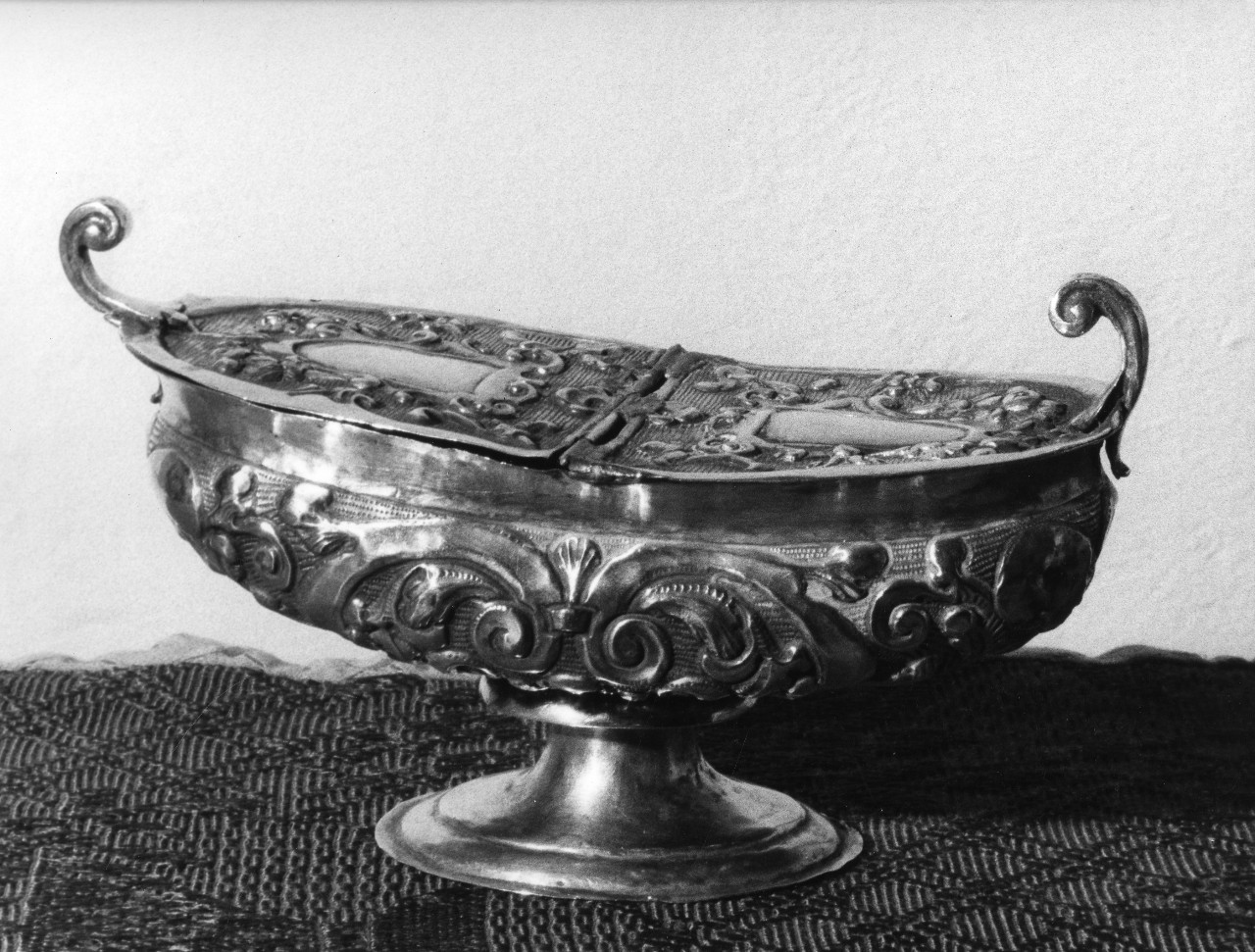 navicella portaincenso - bottega toscana (fine/inizio secc. XVII/ XVIII)