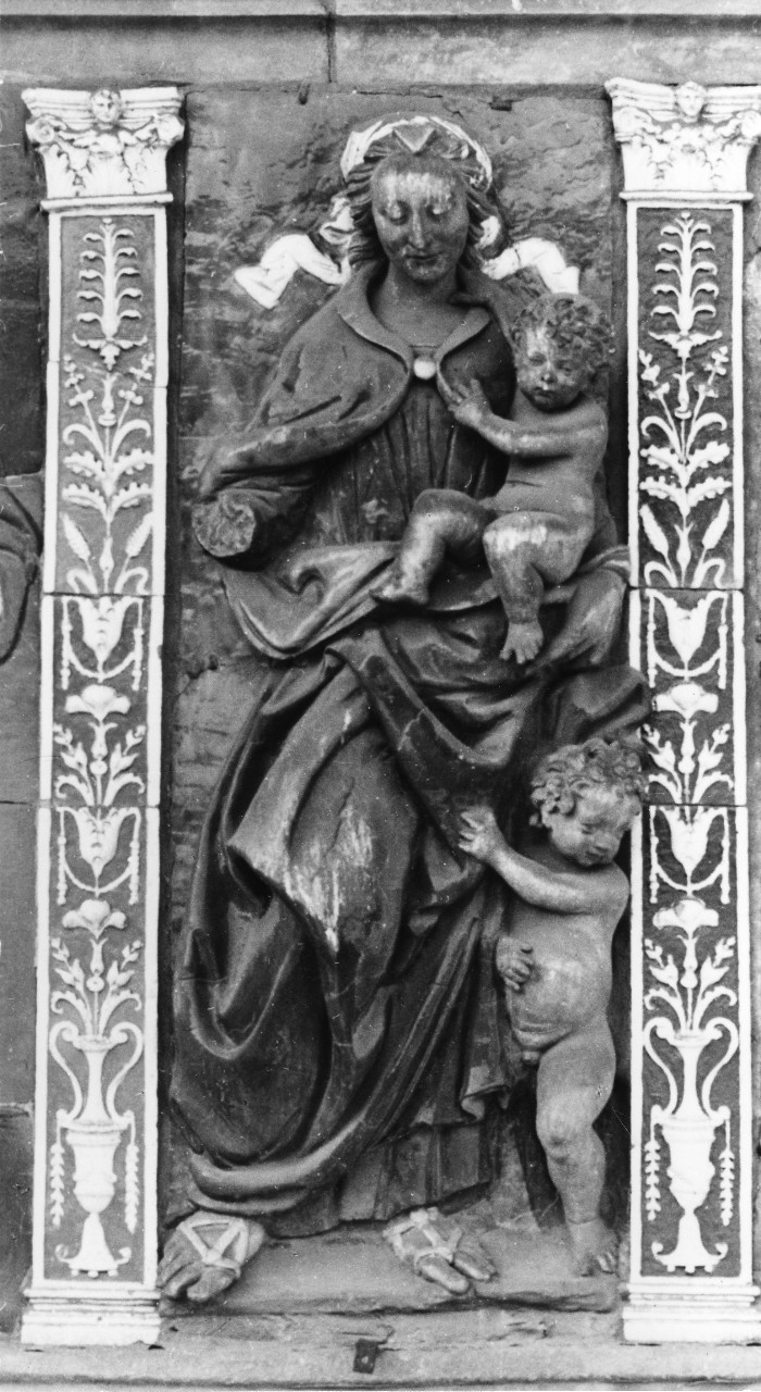 Carità (rilievo) di Buglioni Santi (sec. XVI)