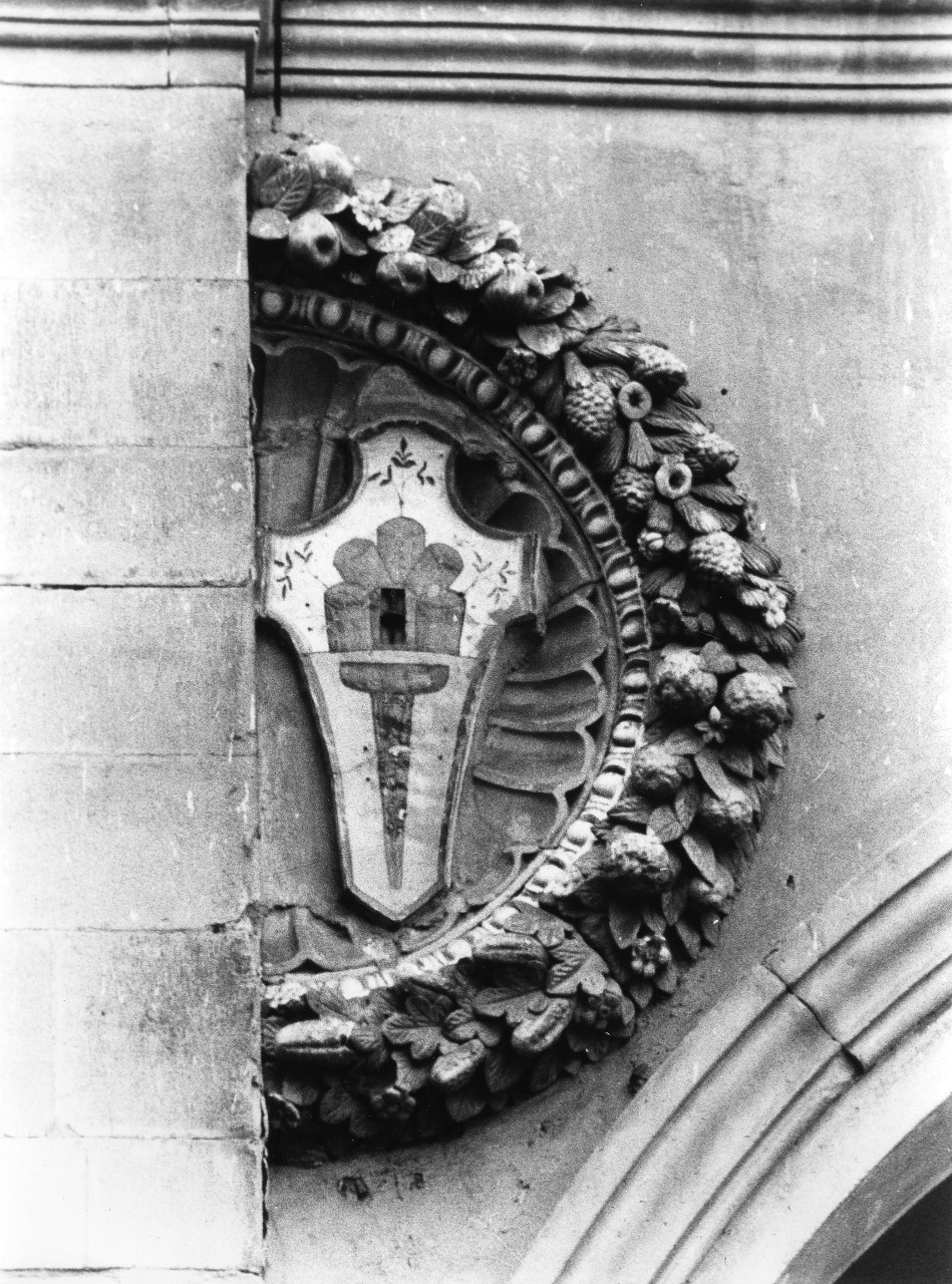stemma dell'Ospedale del Ceppo e dell'Ospedale di Santa Maria Nuova (rilievo) di Della Robbia Giovanni (sec. XVI)