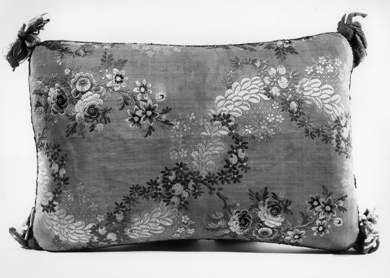cuscino, coppia - manifattura italiana (seconda metà sec. XVIII)