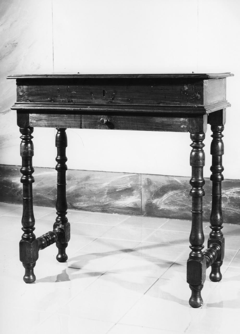 tavolino - bottega emiliana (?) (sec. XVIII)
