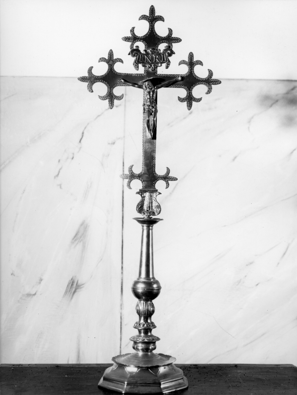 Cristo crocifisso (croce processionale) - bottega toscana (metà sec. XVII)