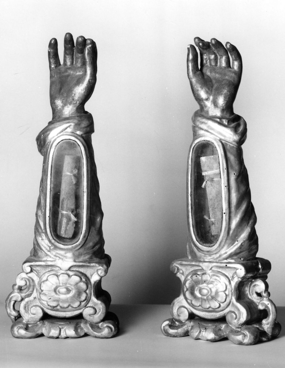 reliquiario antropomorfo - a braccio, serie - bottega toscana (fine/inizio secc. XVII/ XVIII)