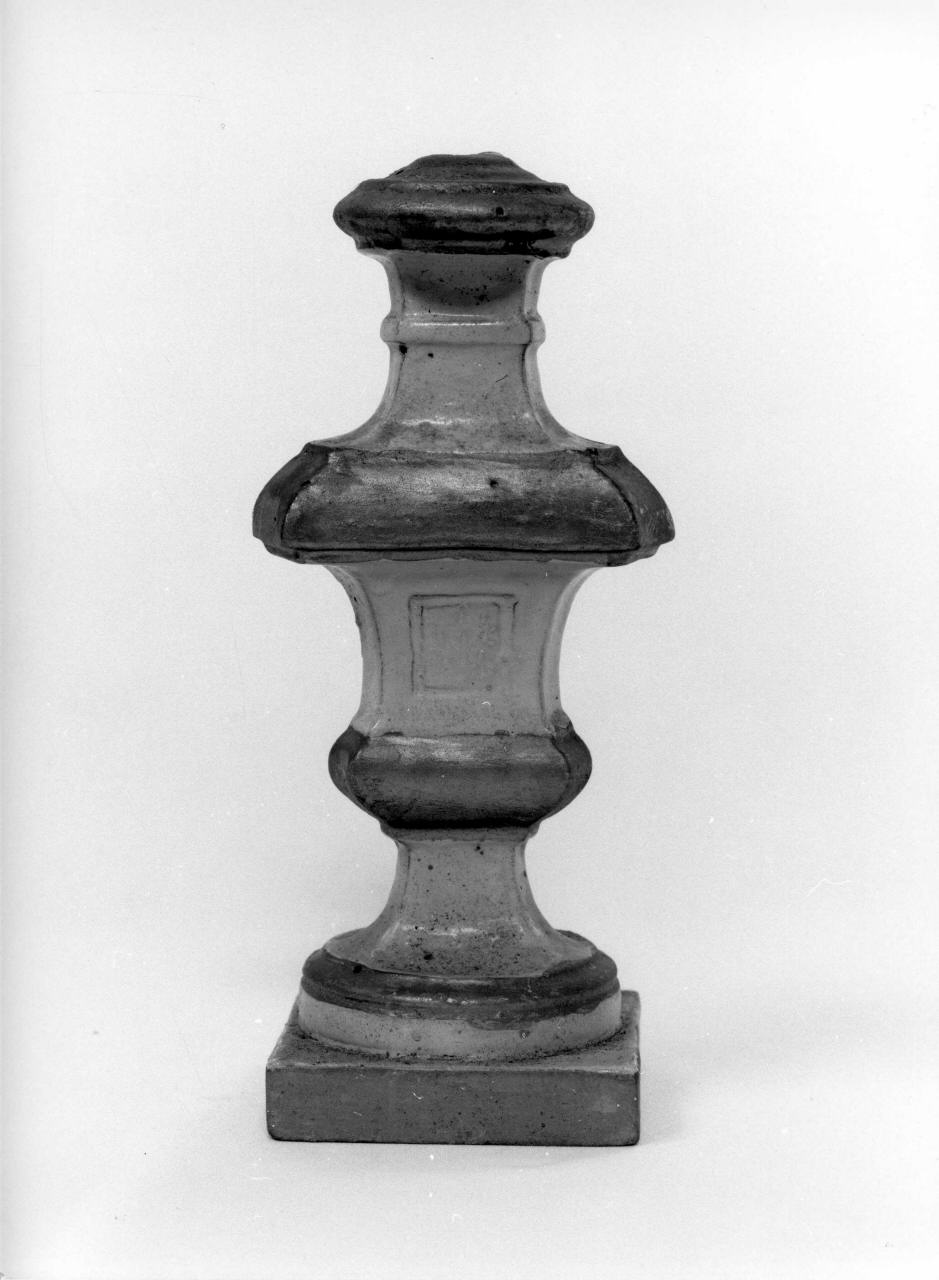 vaso d'altare, serie - bottega toscana (terzo quarto sec. XVIII)