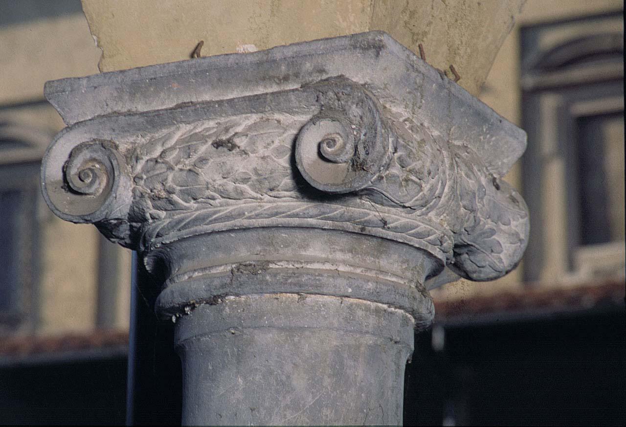 capitello ionico di Manetti Ciaccheri Antonio (sec. XV)