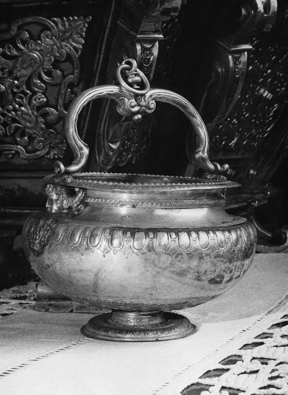 motivi decorativi vegetali (secchiello) - bottega fiorentina (fine/inizio secc. XVI/ XVII)