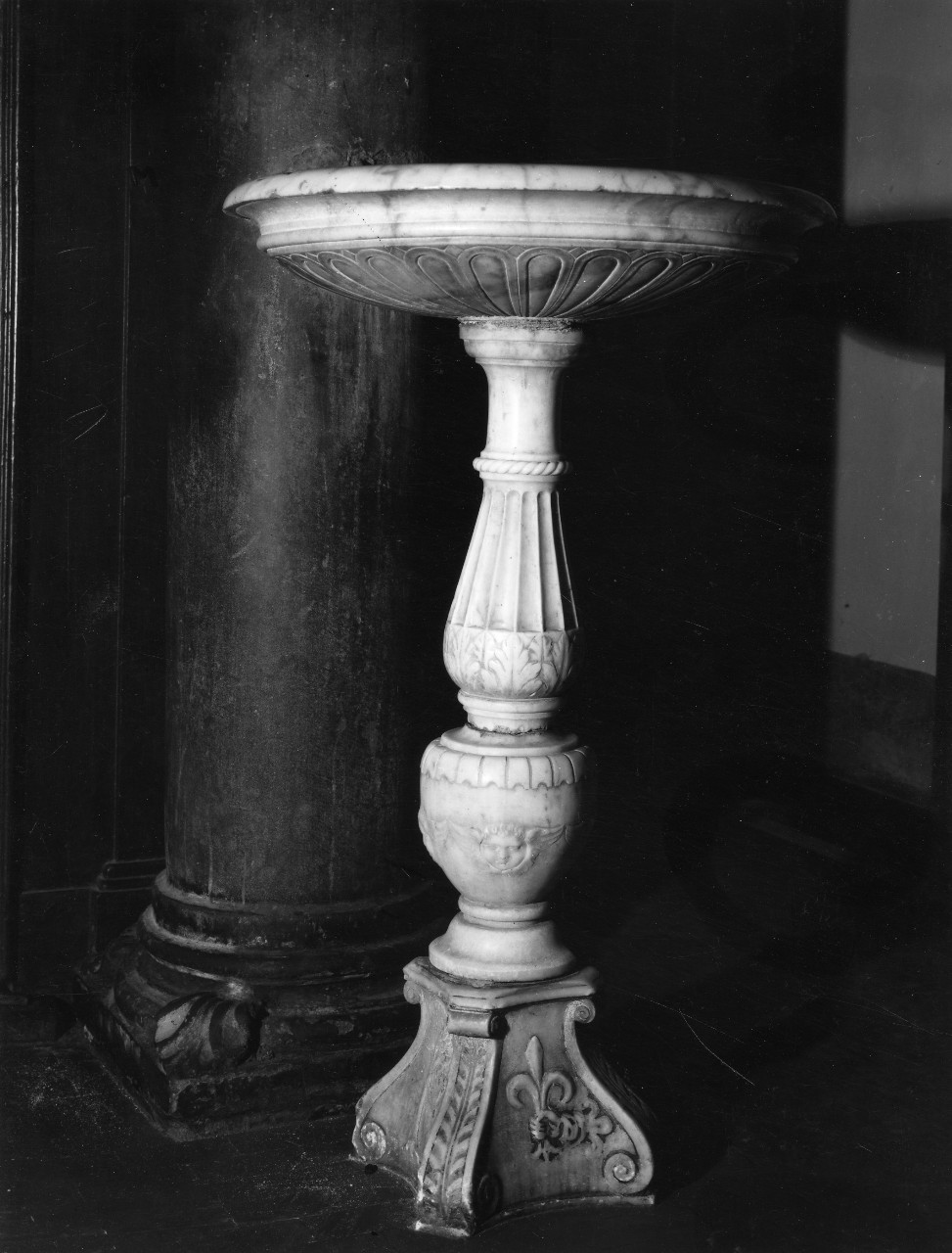 acquasantiera - bottega toscana (seconda metà sec. XVI)