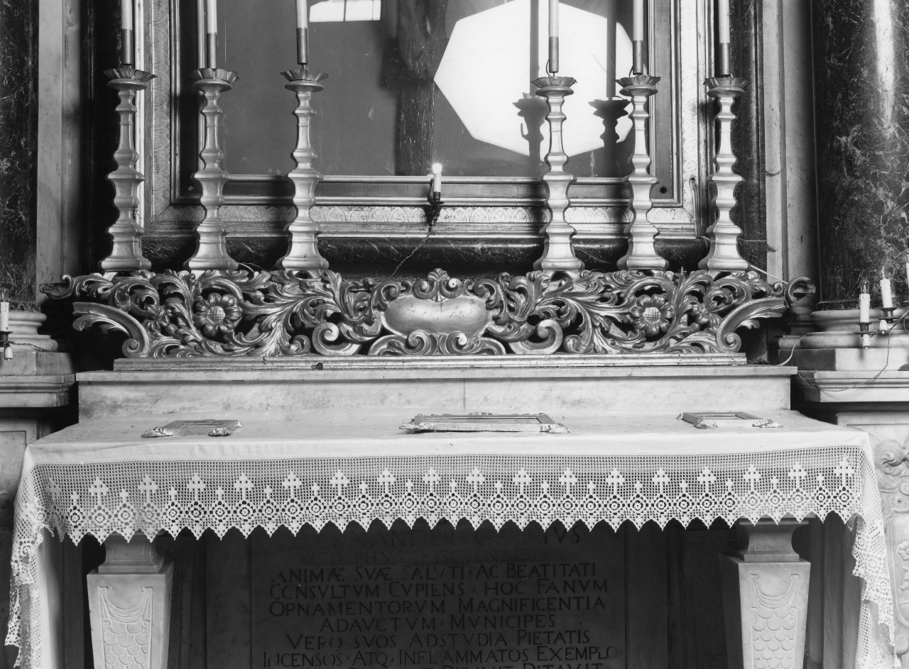 gradino d'altare - bottega toscana (fine/inizio secc. XVIII/ XIX)