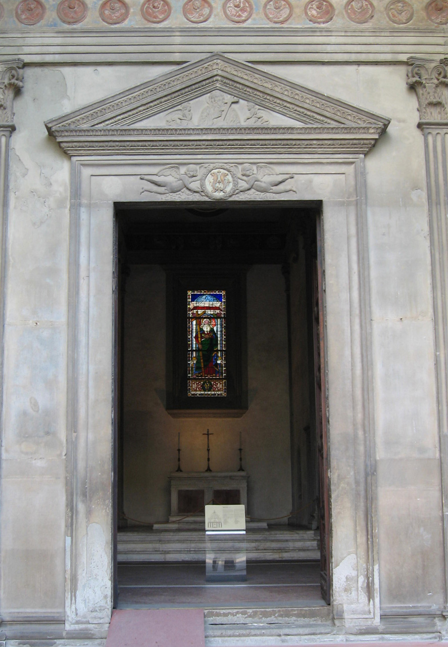 Sant'Andrea, stemma gentilizio della famiglia Pazzi (portale) di Salvi d'Andrea (sec. XV)