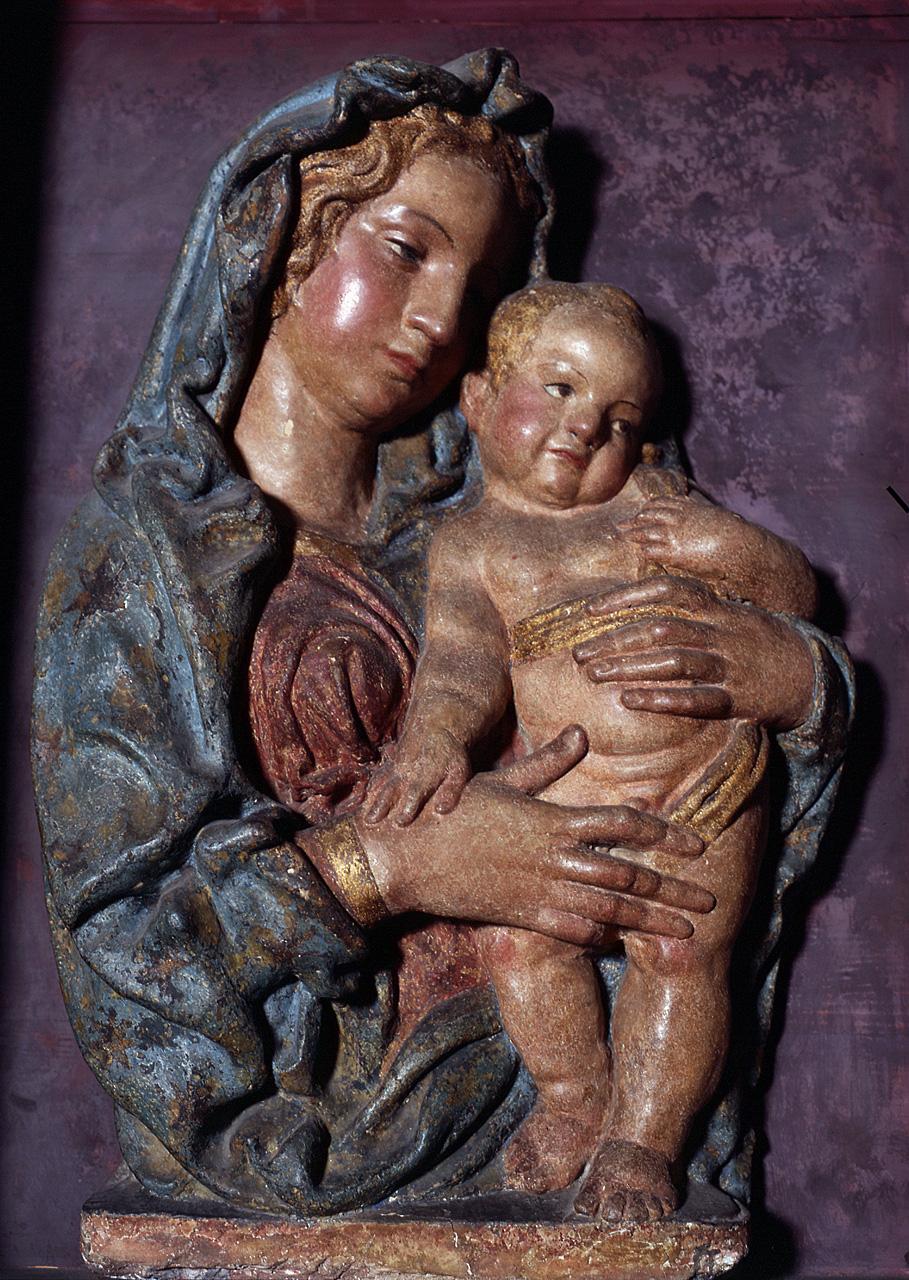 Madonna con Bambino (rilievo) di Della Quercia Jacopo (cerchia) (sec. XV)