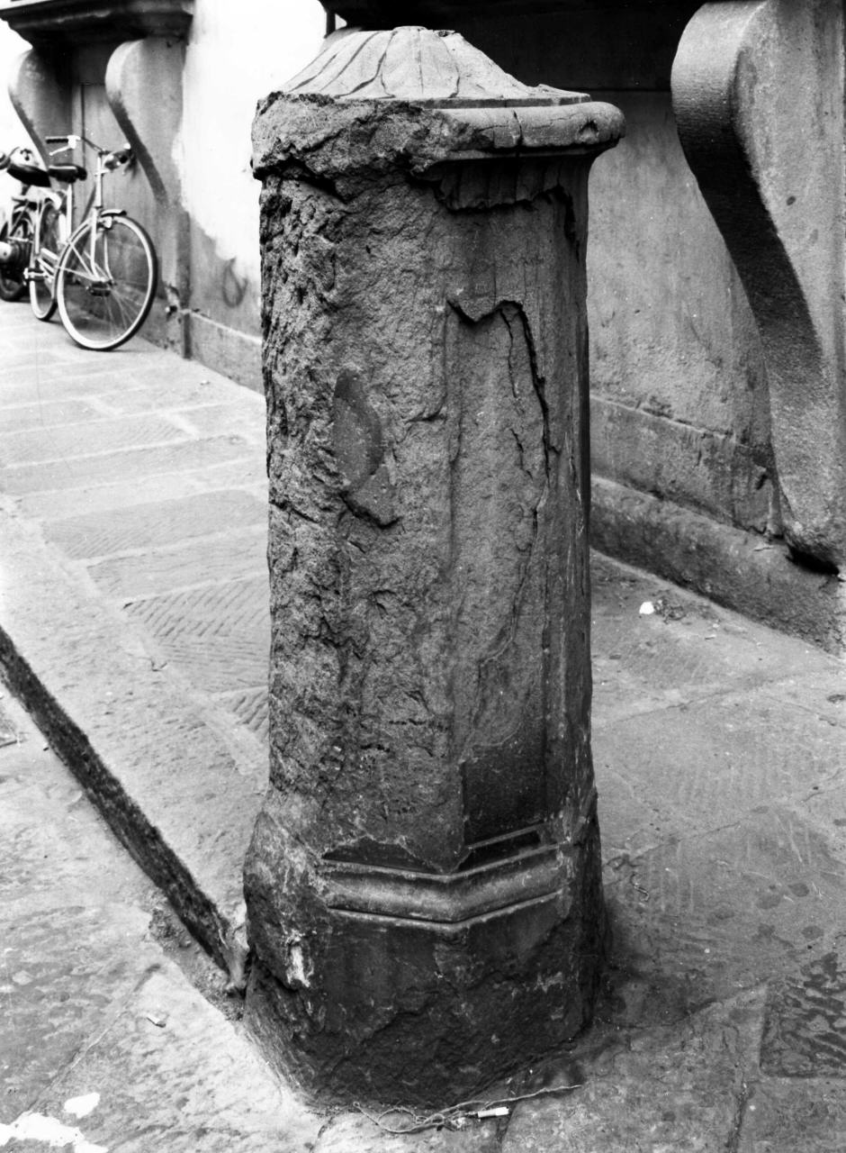 pilastrino, serie - produzione fiorentina (secondo quarto sec. XIX)