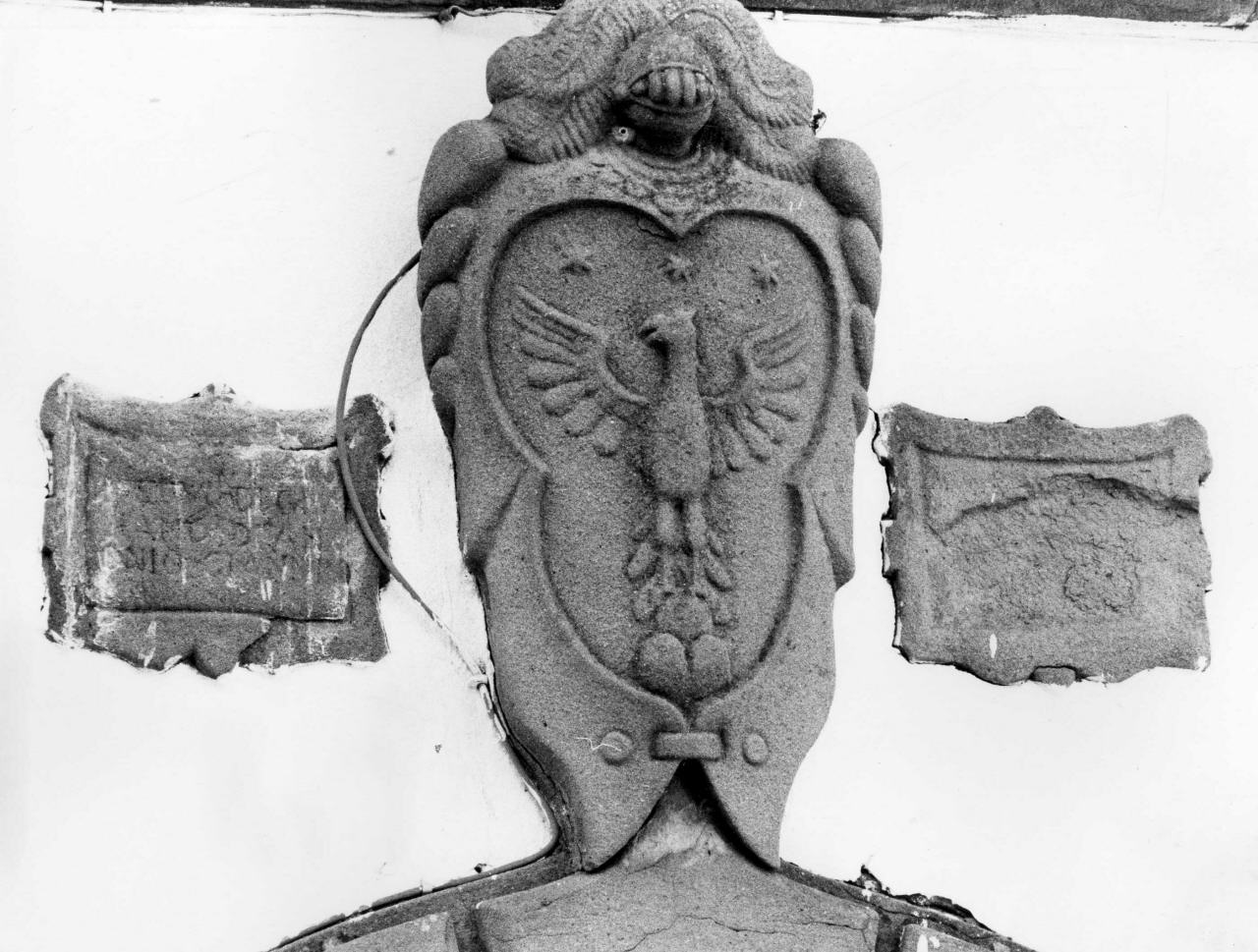 stemma gentilizio (rilievo) - bottega toscana (sec. XVII)