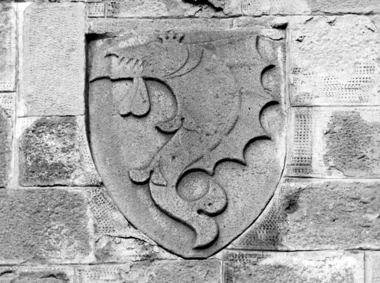 stemma comunale di Pescia (rilievo) - bottega toscana (fine/inizio secc. XIV/ XV)