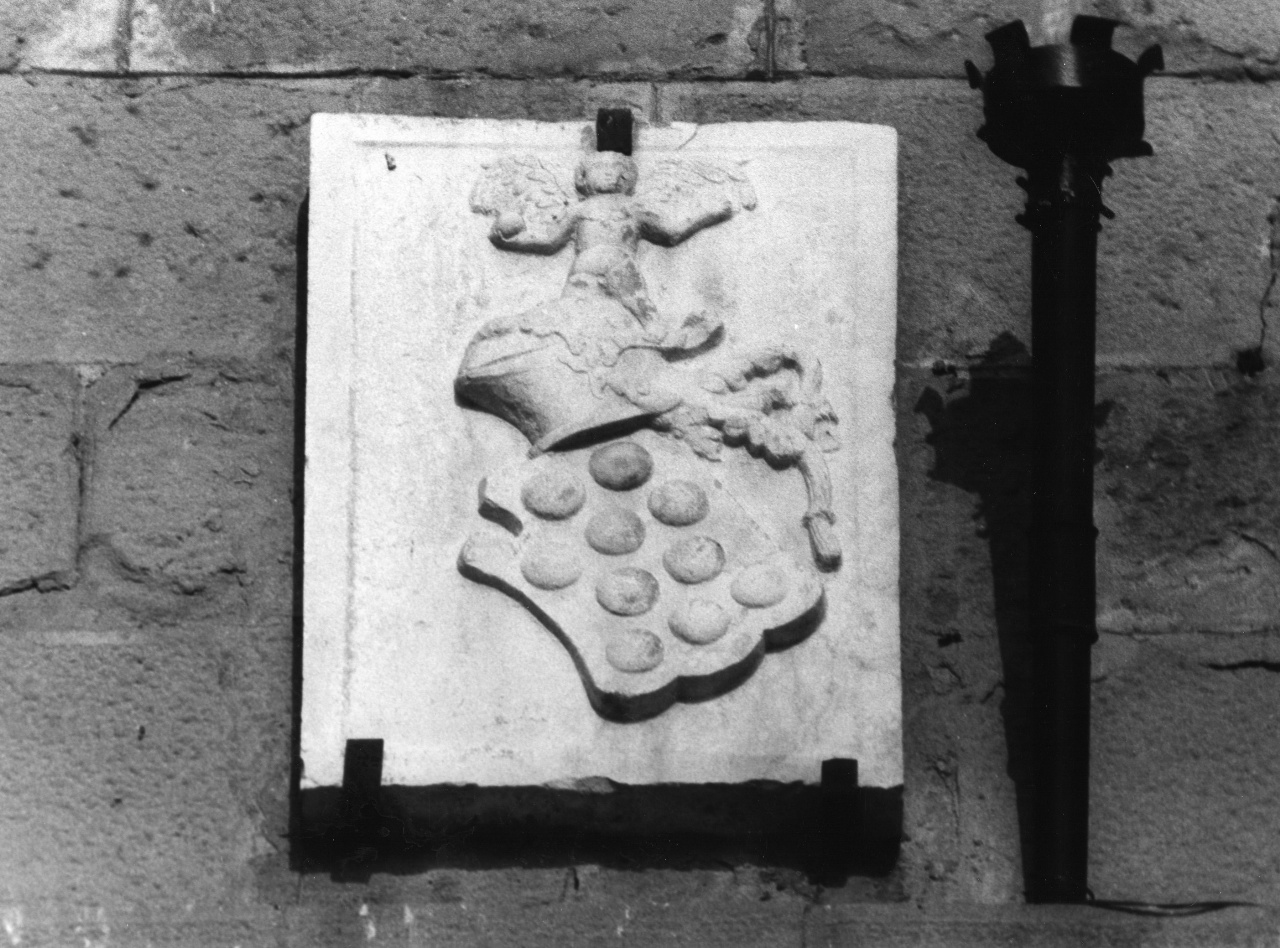 stemma gentilizio (rilievo) - bottega toscana (fine/inizio secc. XV/ XVI)