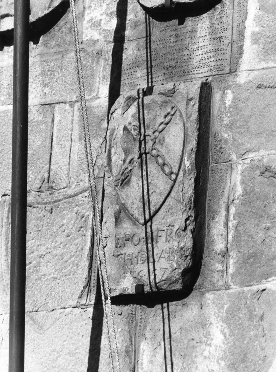 stemma gentilizio (rilievo) - bottega toscana (sec. XVI)