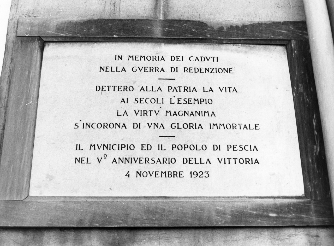 lapide commemorativa - manifattura toscana (sec. XX)