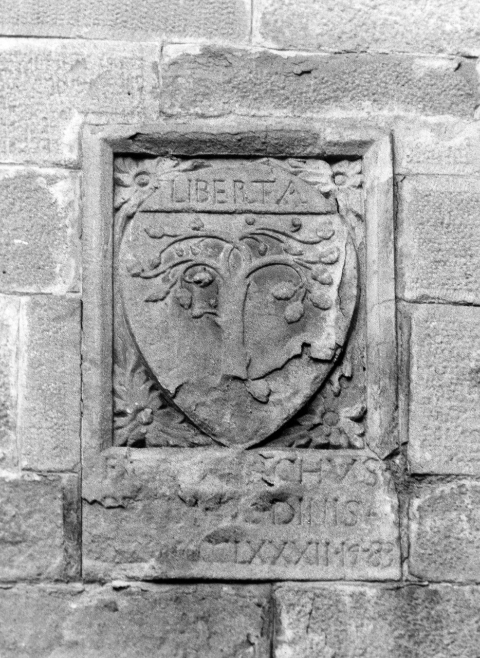 stemma gentilizio (rilievo) - manifattura toscana (sec. XV)