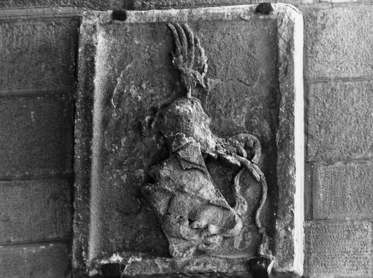 stemma gentilizio (rilievo) - manifattura toscana (sec. XV)