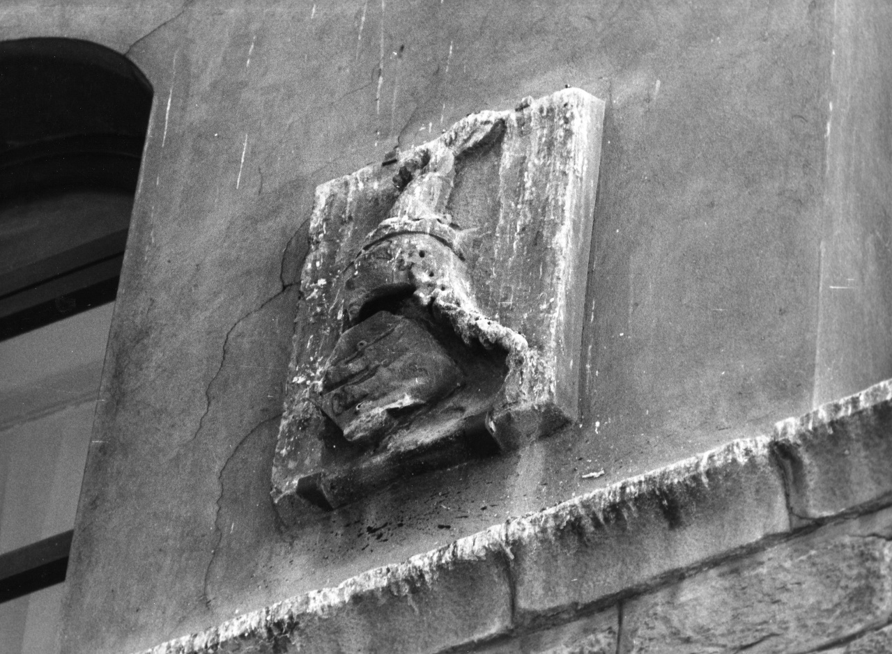 stemma gentilizio (rilievo) - manifattura toscana (sec. XV)