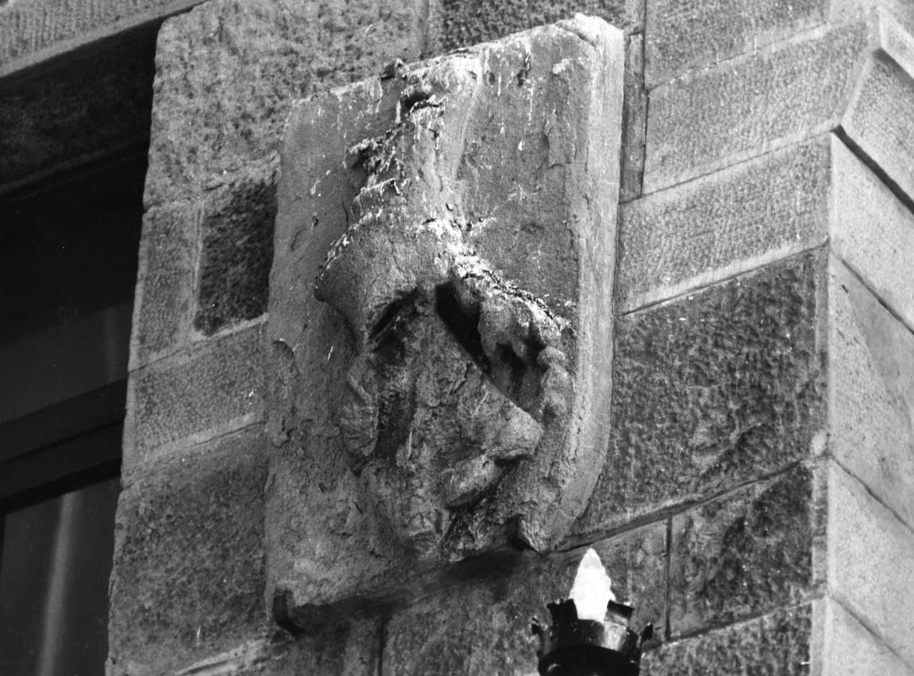 stemma gentilizio (rilievo) - manifattura toscana (sec. XV)