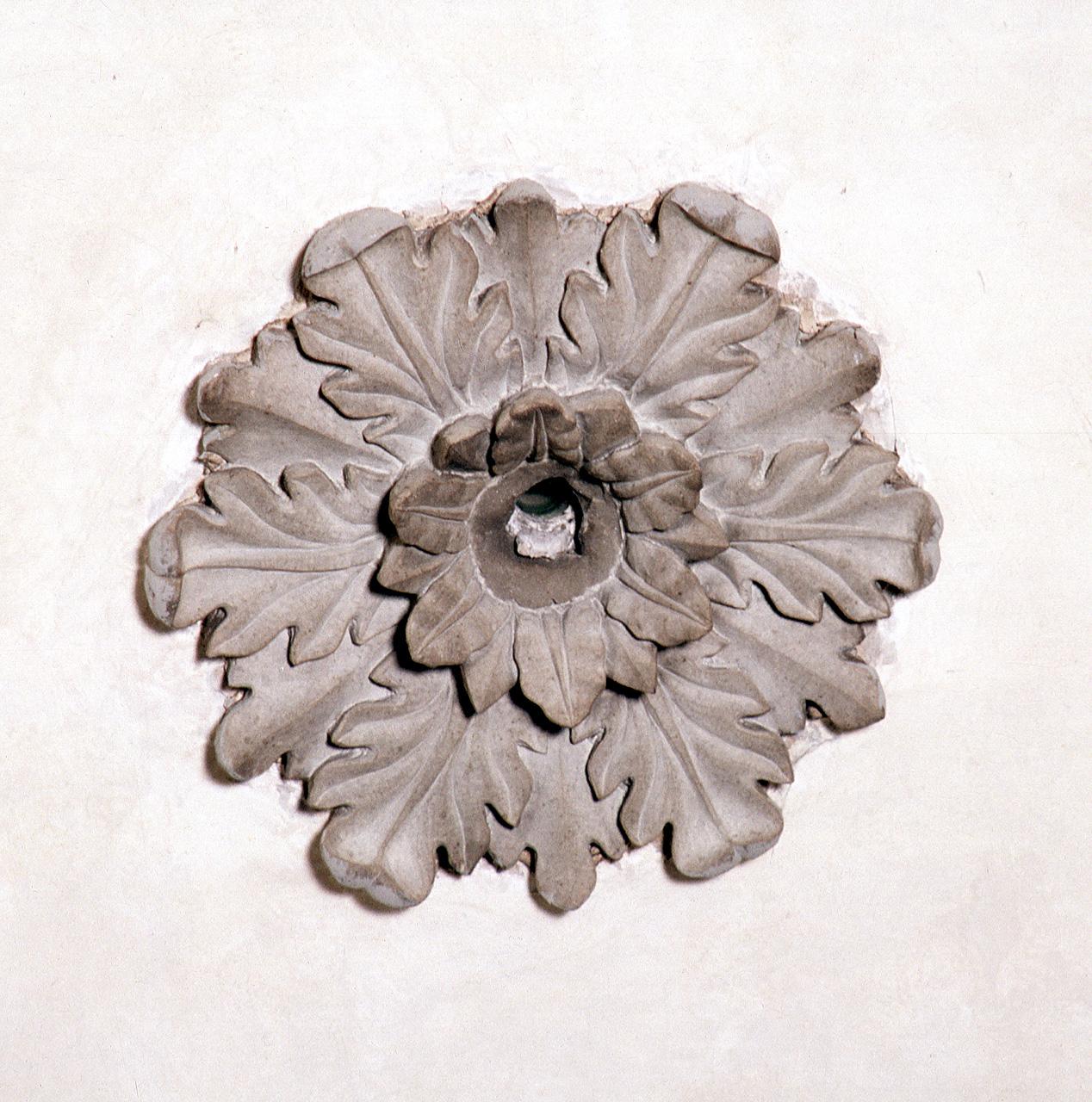 motivo decorativo floreale (chiave di volta) - produzione fiorentina (sec. XV)