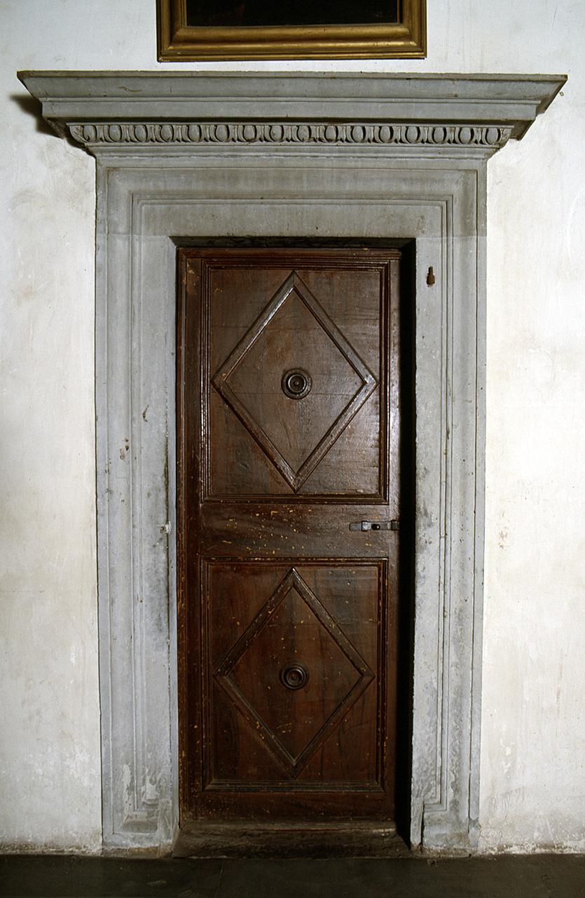 portale di Giamberti Giuliano detto Giuliano da Sangallo, Scorbacchia, Salvi d'Andrea, Simone del Caprina, Giovanni di Betto (ultimo quarto sec. XV)