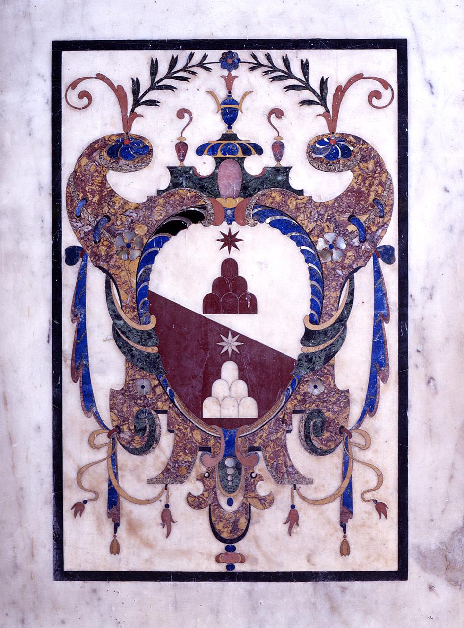 stemma gentilizio della famiglia Michelozzi (formella, serie) di Cennini Giovanni Battista - produzione fiorentina (sec. XVIII)