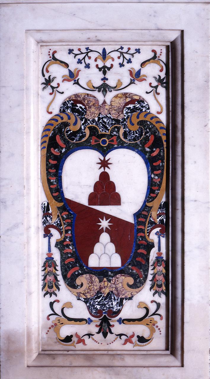 stemma gentilizio della famiglia Michelozzi (formella, serie) di Cennini Giovanni Battista - produzione fiorentina (sec. XVIII)