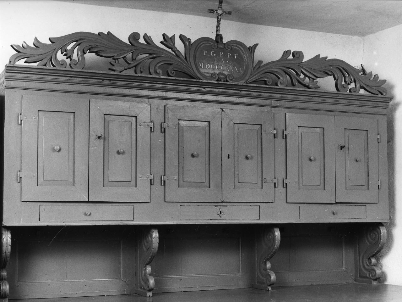 mobile da sacrestia con alzata - bottega toscana (sec. XIX)