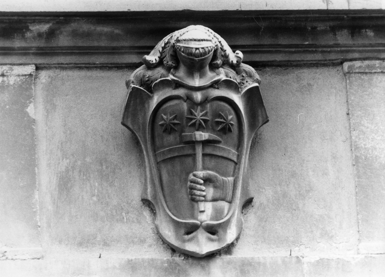 stemma gentilizio (rilievo) - manifattura toscana (sec. XVIII)