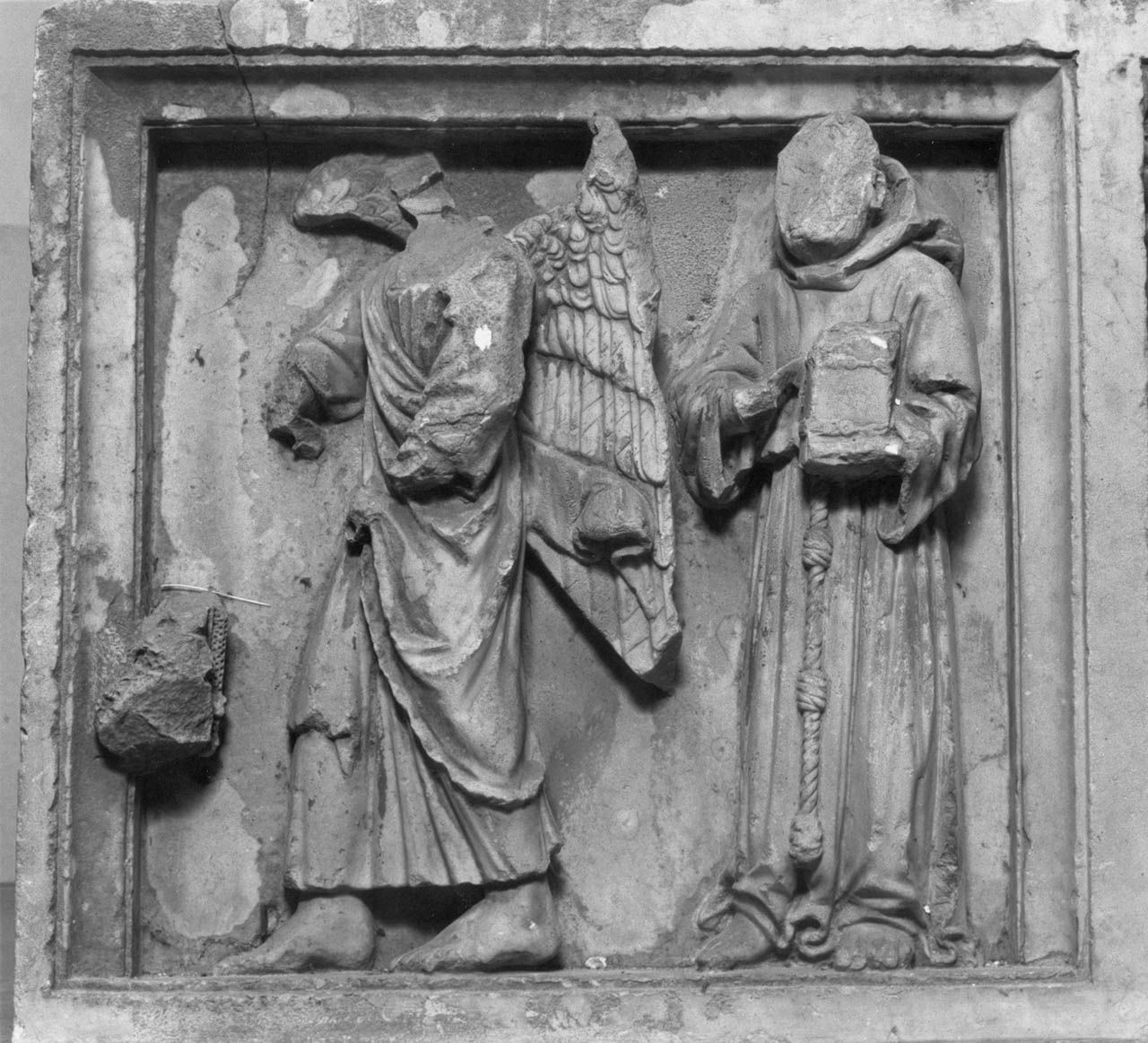 angelo con frate francescano (rilievo) di Giroldo da Como (sec. XIII)