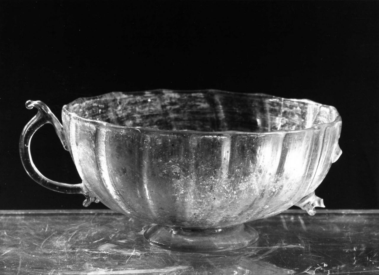 coppetta - manifattura veneziana (fine/inizio secc. XVI/ XVII)