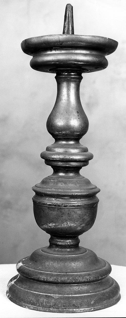 candeliere, serie - produzione toscana (prima metà sec. XVII)