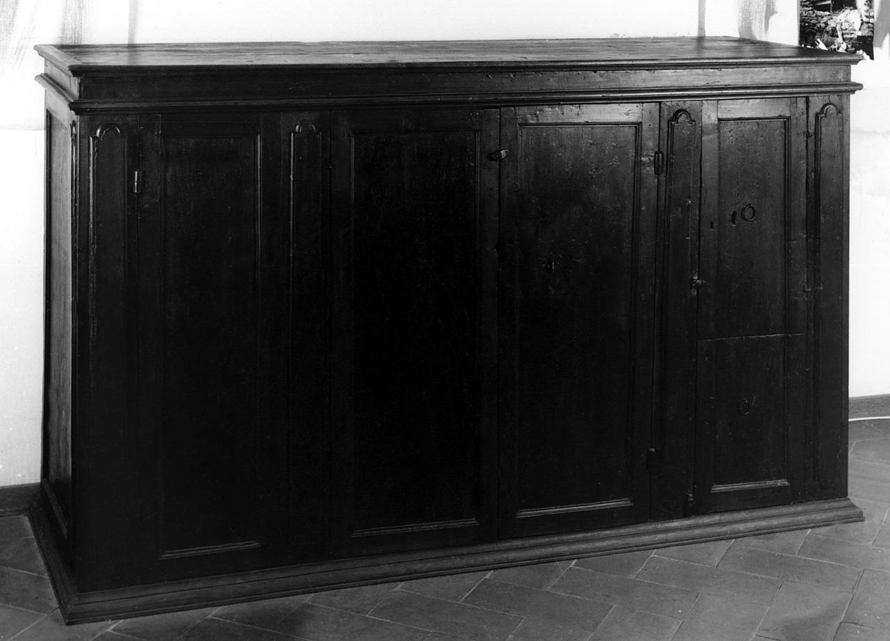 armadio da sacrestia - bottega toscana (prima metà sec. XVIII)