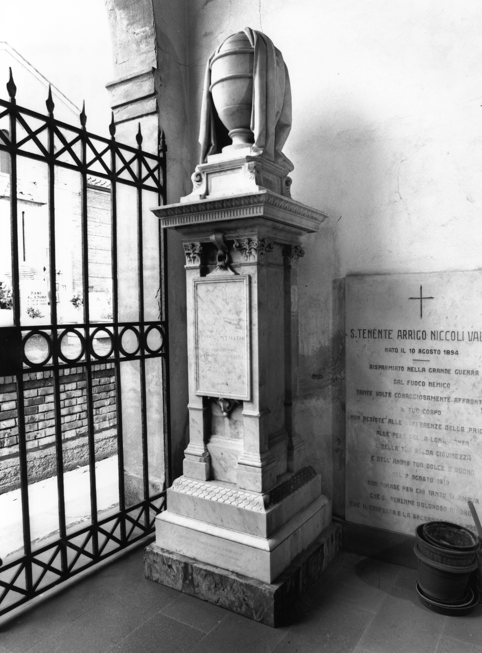 stele funeraria di Corsi Cesare (sec. XIX)