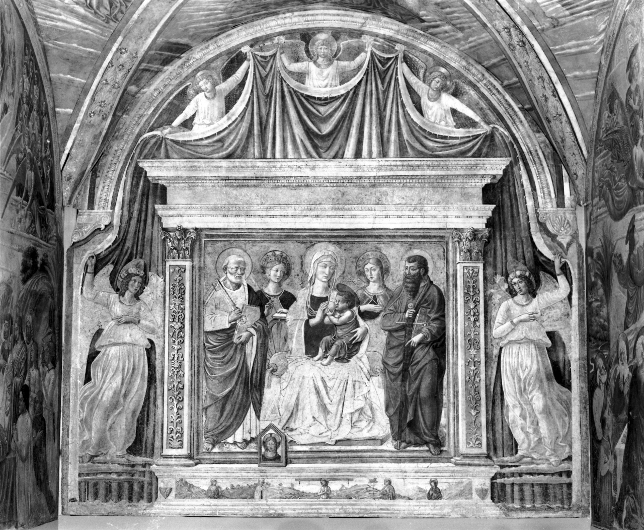Madonna del Latte con San Pietro, Santa Caterina, Santa Margherita e San Paolo (dipinto, elemento d'insieme) di Gozzoli Benozzo (e aiuti) (sec. XV)