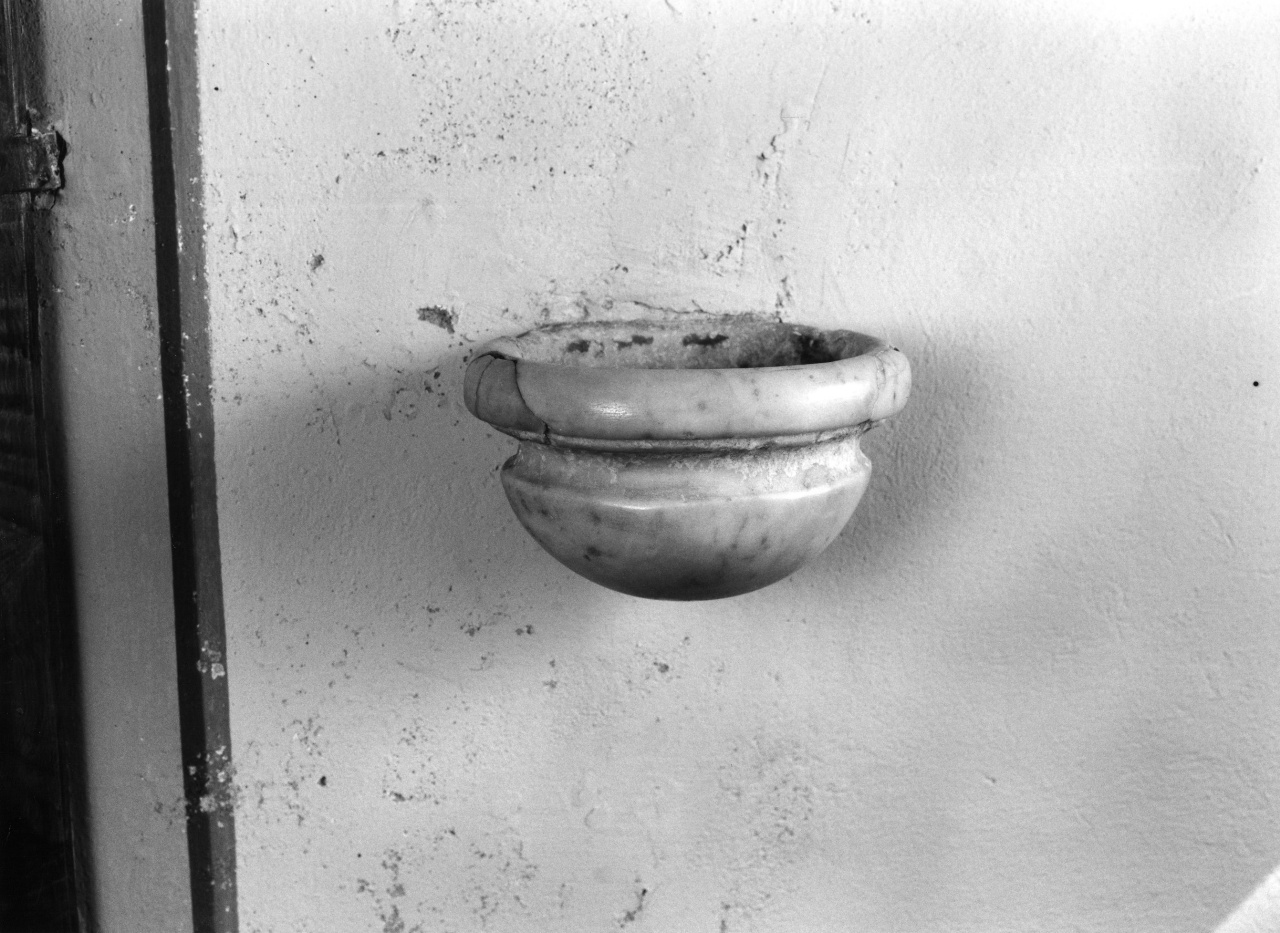 acquasantiera da parete - manifattura toscana (primo quarto sec. XIX)